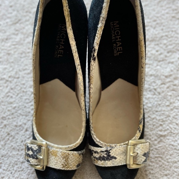 Michael MK snake skin buckle suede 3.5” heels - Picture 4 of 6